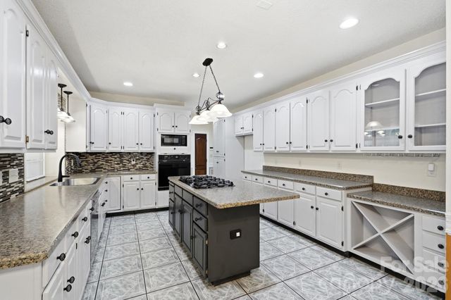 12816 Hidden Hills Lane, Mint Hill, NC 28227