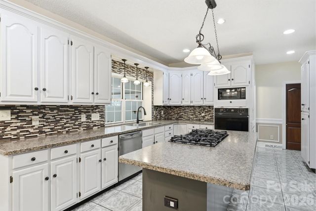 12816 Hidden Hills Lane, Mint Hill, NC 28227