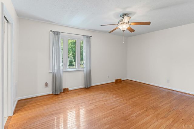 207 Merrywood Drive, Forest, VA 24551