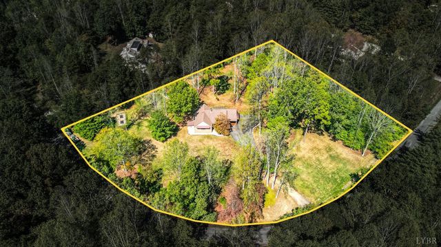 207 Merrywood Drive, Forest, VA 24551