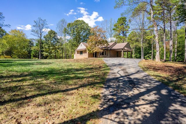 207 Merrywood Drive, Forest, VA 24551