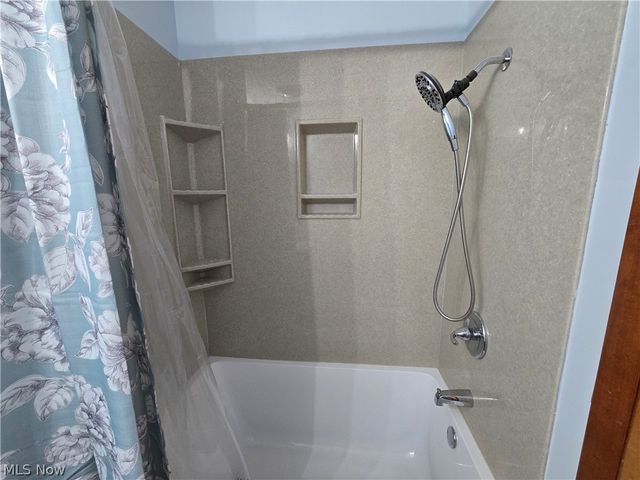 206 E 5th Street, Williamstown, WV 26187