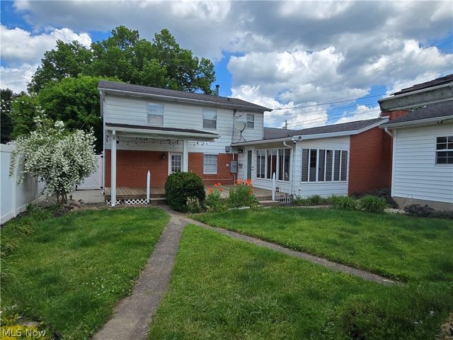 206 E 5th Street, Williamstown, WV 26187