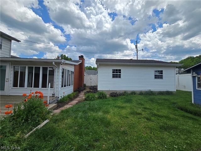 206 E 5th Street, Williamstown, WV 26187