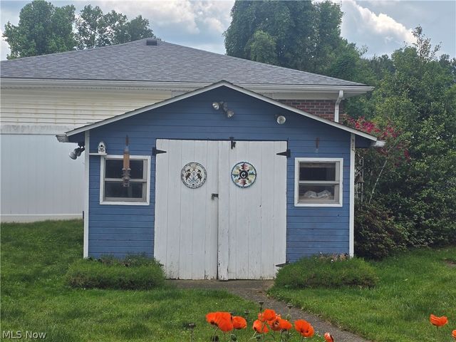 206 E 5th Street, Williamstown, WV 26187