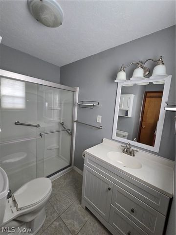 206 E 5th Street, Williamstown, WV 26187
