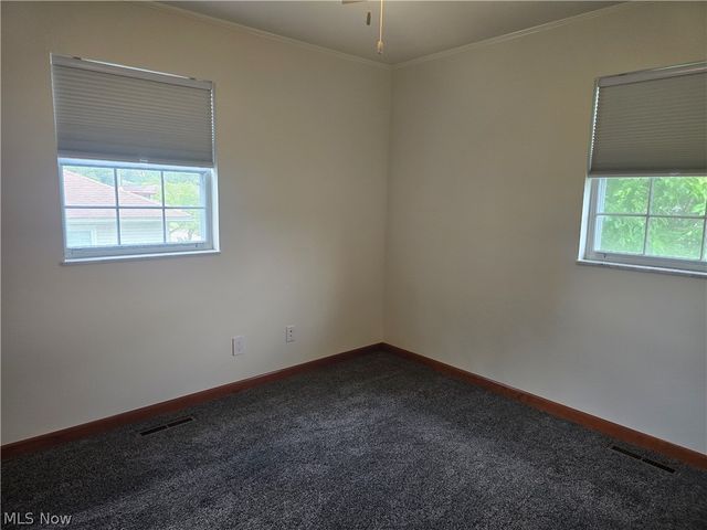 206 E 5th Street, Williamstown, WV 26187