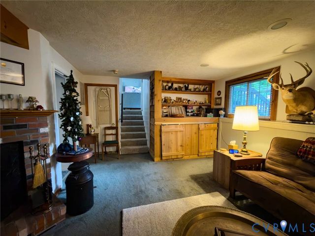 4900 Cord Ct, Glen Allen, VA 23060