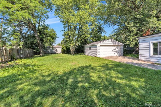 5720 Huron Street, Dearborn Heights, MI 48125
