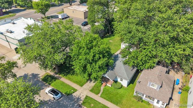 5720 Huron Street, Dearborn Heights, MI 48125