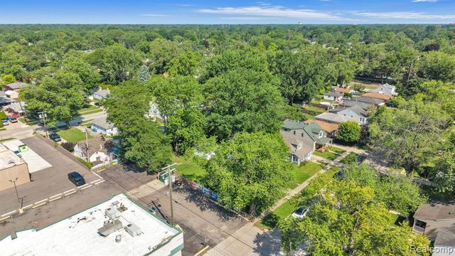 5720 Huron Street, Dearborn Heights, MI 48125