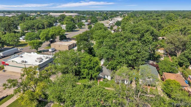 5720 Huron Street, Dearborn Heights, MI 48125