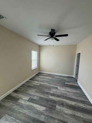 1318 Johnson Bend 1, Weatherford, TX 76088