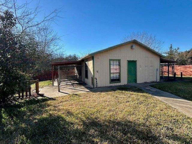 385 County Road 161, Streetman, TX 75859