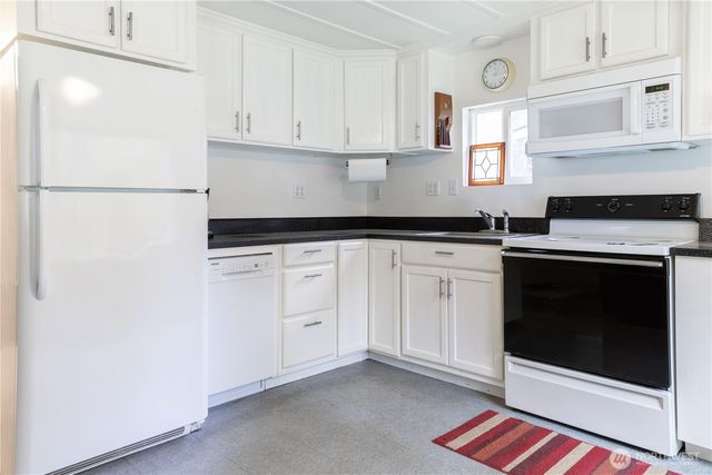 8611 Deodar Court SE, Yelm, WA 98597