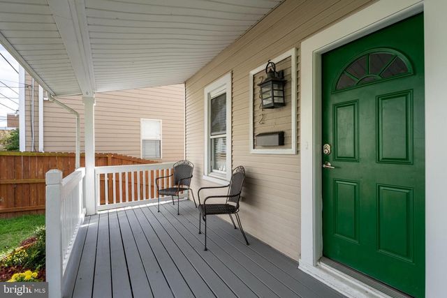 2842 BELAIR PL NE, Washington, DC 20018