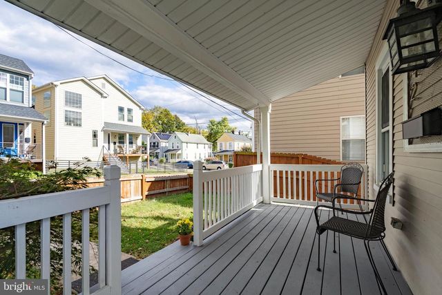 2842 BELAIR PL NE, Washington, DC 20018