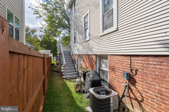 2842 BELAIR PL NE, Washington, DC 20018