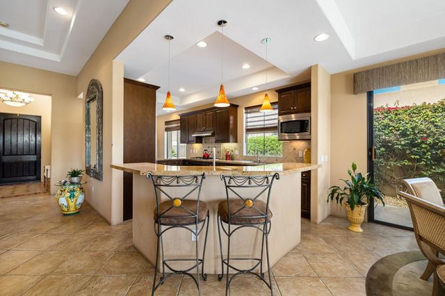 9 Via Haciendas, Rancho Mirage, CA 92270