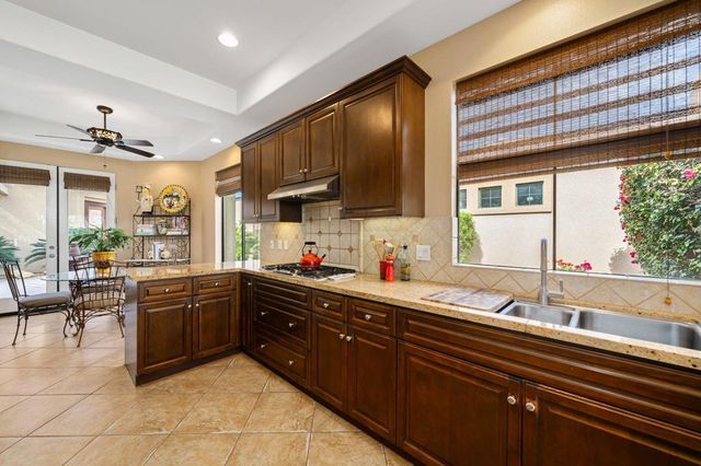 9 Via Haciendas, Rancho Mirage, CA 92270