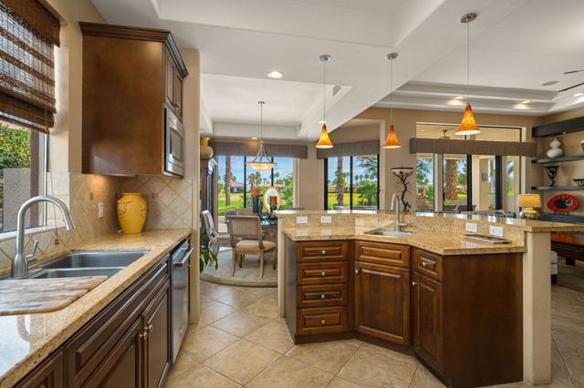 9 Via Haciendas, Rancho Mirage, CA 92270