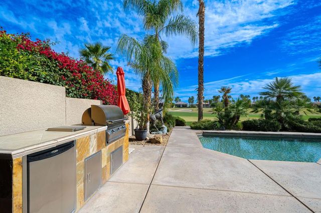 9 Via Haciendas, Rancho Mirage, CA 92270