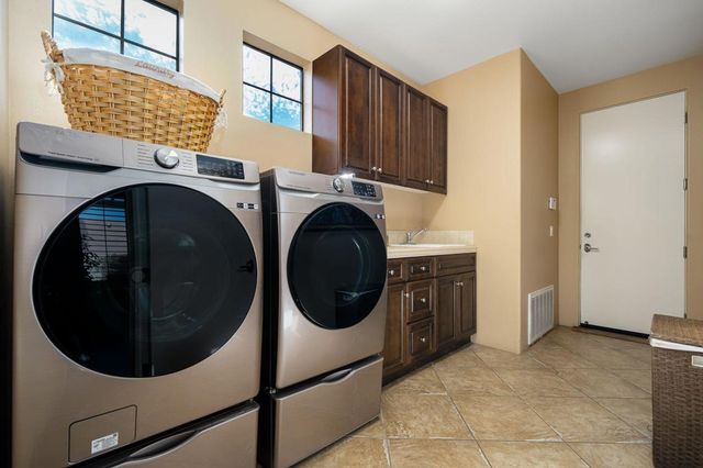 9 Via Haciendas, Rancho Mirage, CA 92270