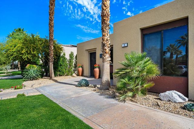 9 Via Haciendas, Rancho Mirage, CA 92270
