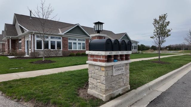 408 Stearn Drive 408, Genoa, IL 60135
