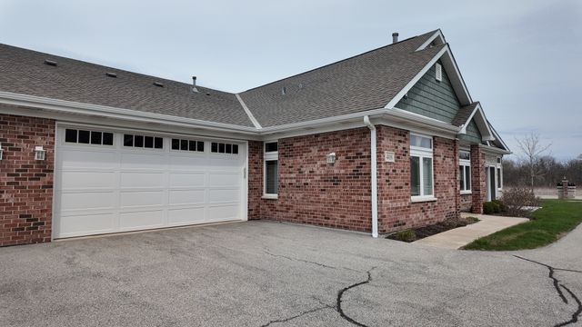 408 Stearn Drive 408, Genoa, IL 60135