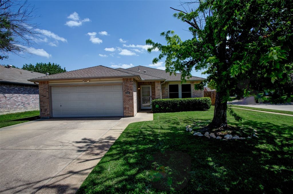 5617 Wiltshire Drive, Fort Worth, TX 76135