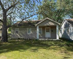 32 Tulip Avenue, Evansville, IN 47711