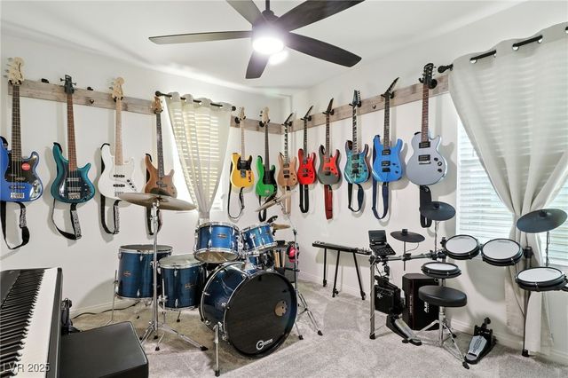 10106 Queens Pearl Street, Las Vegas, NV 89141