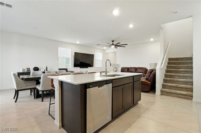 10106 Queens Pearl Street, Las Vegas, NV 89141