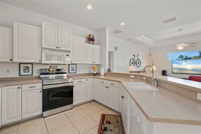 4462 LA FRANCE AVENUE, North Port, FL 34286