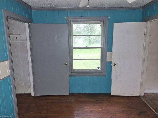 4013 Avera Avenue, Winston-salem, NC 27106
