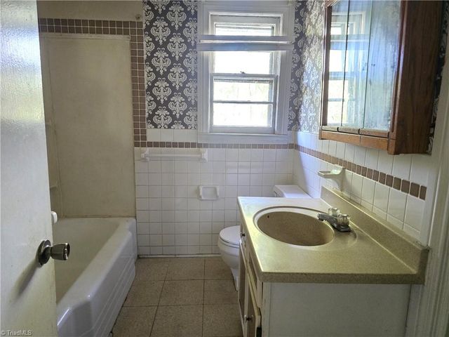 4013 Avera Avenue, Winston-salem, NC 27106
