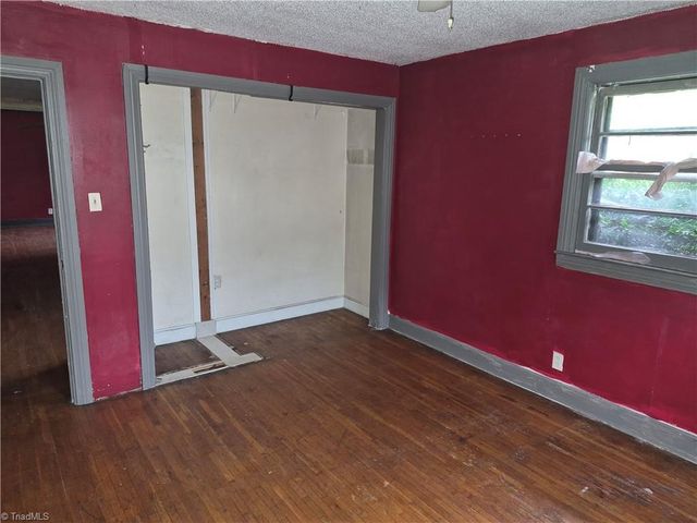 4013 Avera Avenue, Winston-salem, NC 27106