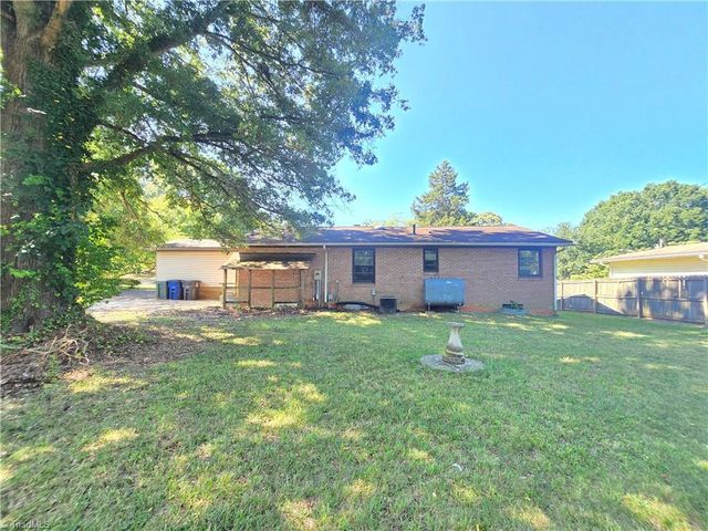 4013 Avera Avenue, Winston-salem, NC 27106