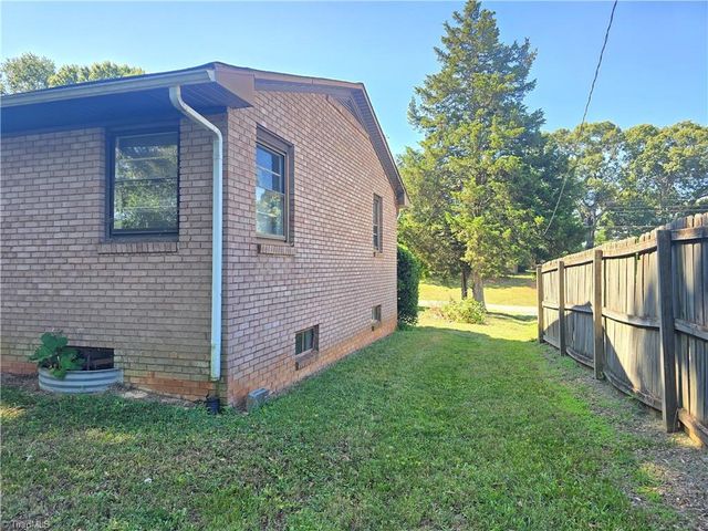 4013 Avera Avenue, Winston-salem, NC 27106
