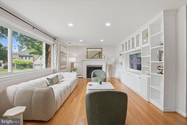 2617 N STEVENS ST, Alexandria, VA 22311