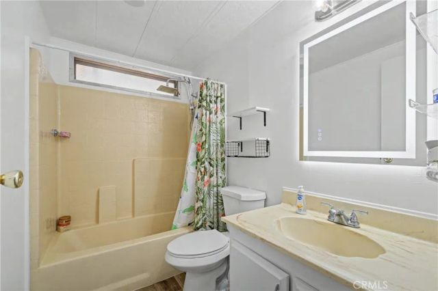 15831 Olden 37, Sylmar, CA 91342