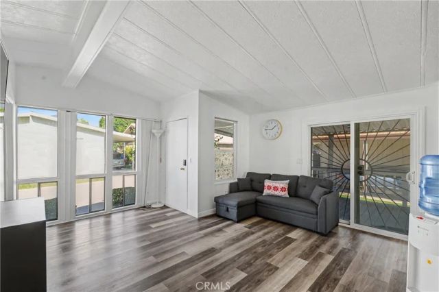 15831 Olden 37, Sylmar, CA 91342