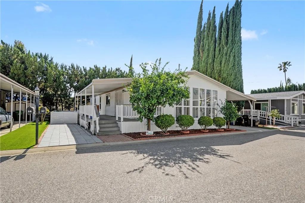 15831 Olden 37, Sylmar, CA 91342