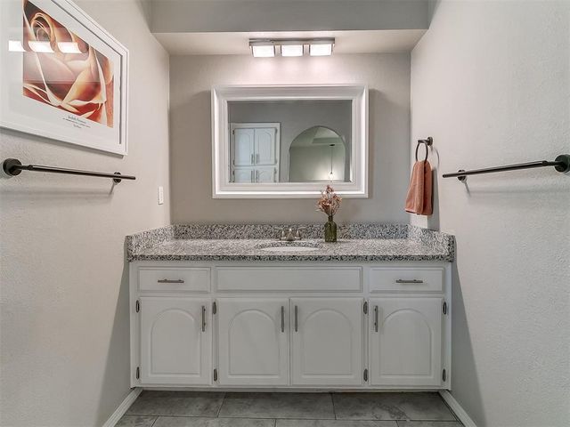 11212 NW 112th Street, Yukon, OK 73099