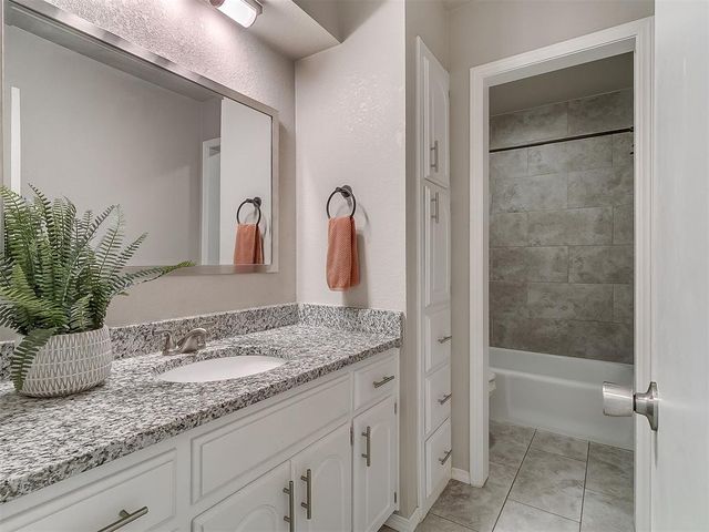 11212 NW 112th Street, Yukon, OK 73099