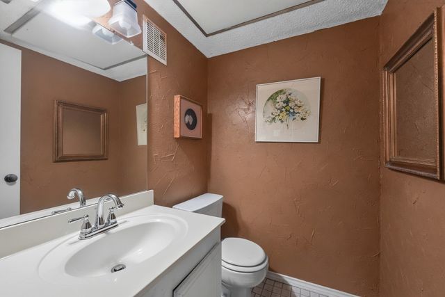 717 Towne House Lane, Richardson, TX 75081