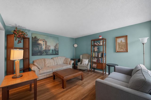 717 Towne House Lane, Richardson, TX 75081
