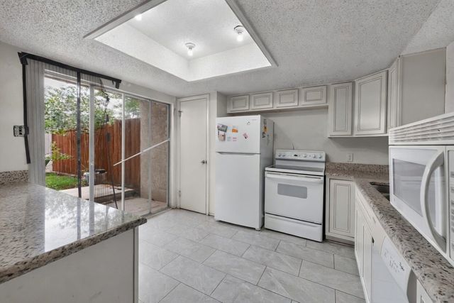 717 Towne House Lane, Richardson, TX 75081