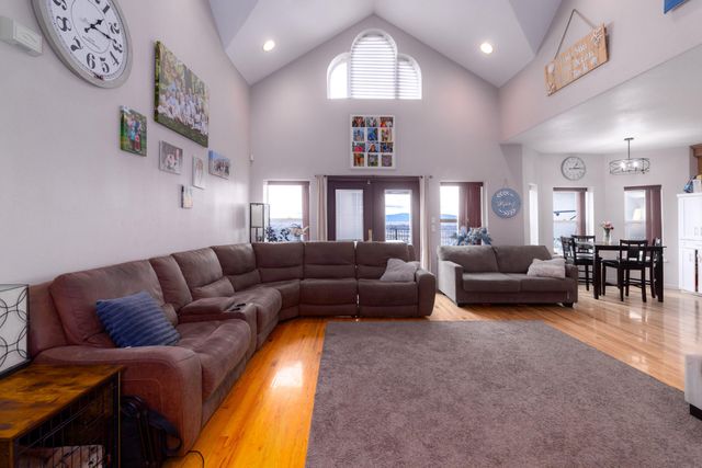 8131 Markgraf Lane, Klamath Falls, OR 97603